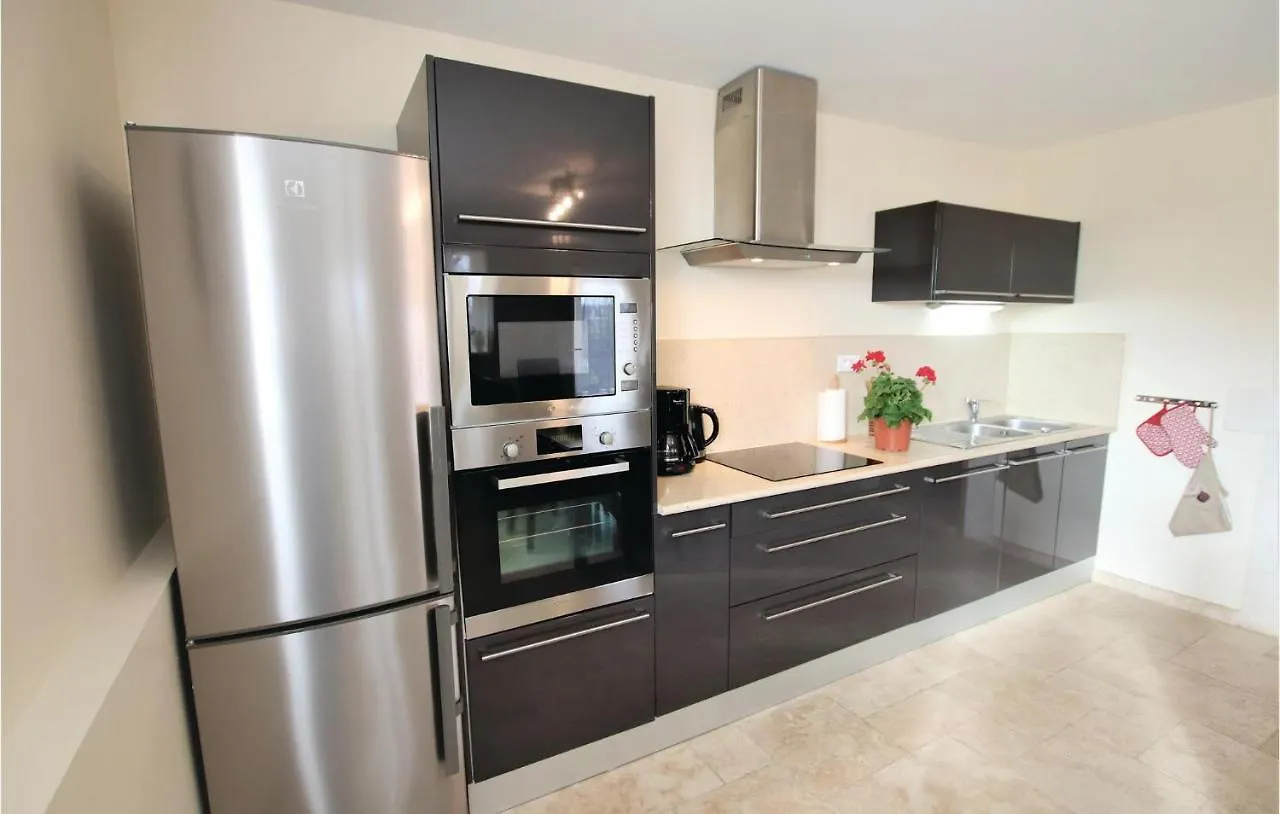 6 Bedroom Gorgeous Home In Malataverne
